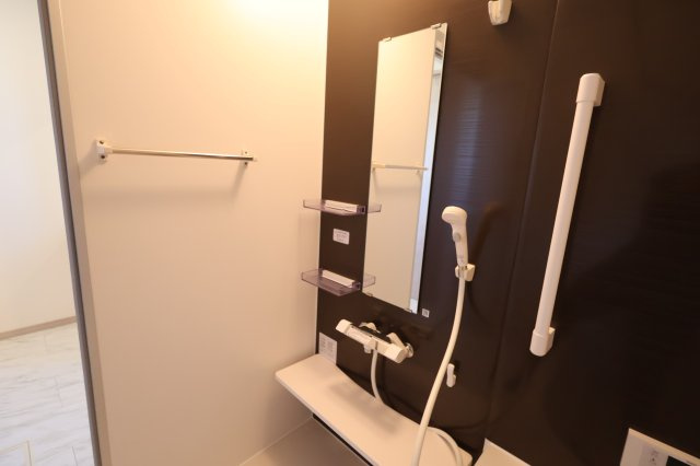 《仲介手数料無料》岩槻区大字平林寺1524新築一戸建てハートフルタウンの浴室