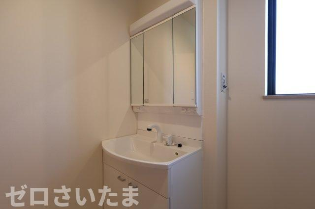 《仲介手数料無料》岩槻区大字平林寺1524新築一戸建てハートフルタウンの独立洗面台