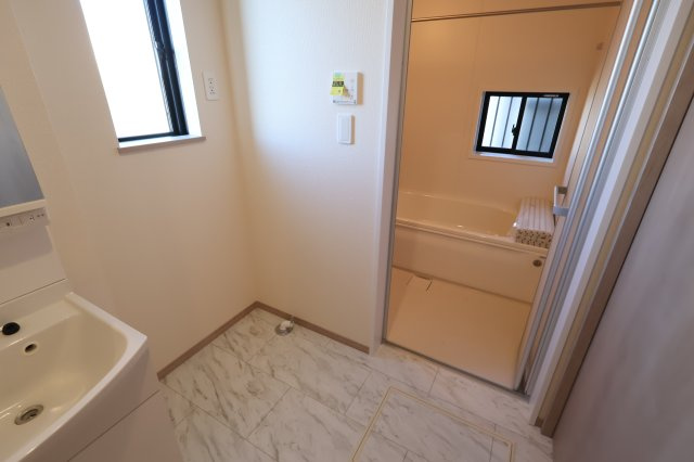 《仲介手数料無料》岩槻区大字平林寺1524新築一戸建てハートフルタウンのランドリースペース