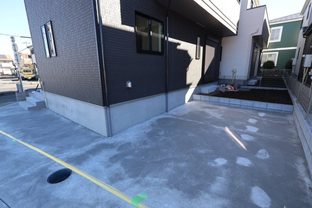 《仲介手数料無料》岩槻区大字平林寺1524新築一戸建てハートフルタウンの駐車場