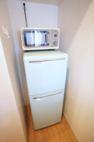 スカイコート浜松町壱番館のキッチン|電子レンジ・冷蔵庫