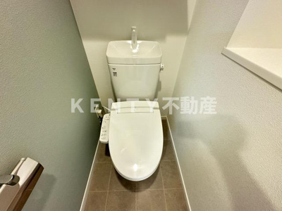 【トイレ】 | ルフレ プレミアム横浜リーヴァ | 落ち着いた色調のトイレです