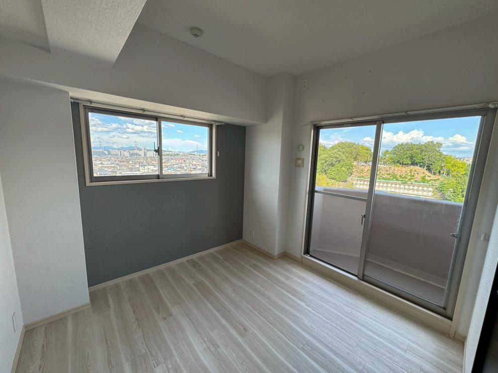 エステムコート御殿山シティライフの子供部屋|LDK5.6帖　角部屋
■物件内覧・資金計画相談・住宅ローン相談、リフォーム相談、お問合せ受付中■
※当日・翌日のご内覧、ご相談はお電話でのお問合せがスムーズです！