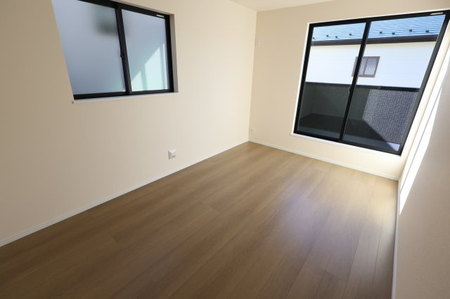 《仲介手数料無料》岩槻区大字平林寺1524新築一戸建てハートフルタウンの洋室