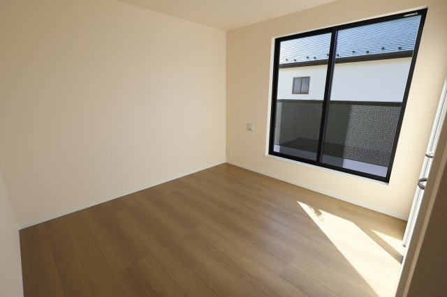 《仲介手数料無料》岩槻区大字平林寺1524新築一戸建てハートフルタウンの洋室