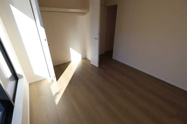 《仲介手数料無料》岩槻区大字平林寺1524新築一戸建てハートフルタウンの洋室