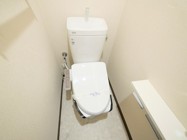 サニーコートＡ・Ｂ（四条大路）のトイレ