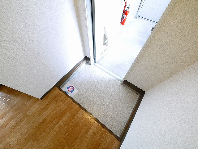 サニーコートＡ・Ｂ（四条大路）の玄関