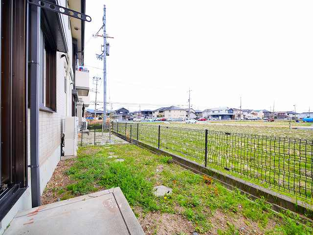 サニーコートＡ・Ｂ（四条大路）の庭