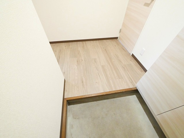 サニーコートＡ・Ｂ（四条大路）の玄関