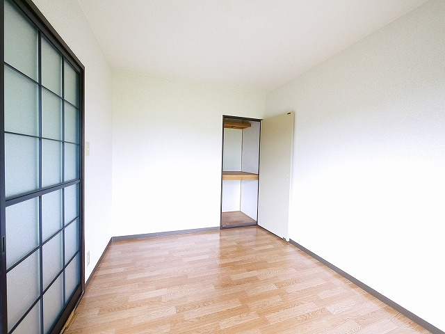 サニーコートＡ・Ｂ（四条大路）の洋室