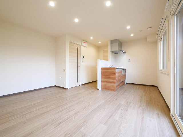 サニーコートＡ・Ｂ（四条大路）の居間・リビング