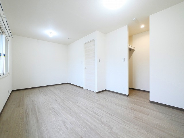 サニーコートＡ・Ｂ（四条大路）の居間・リビング