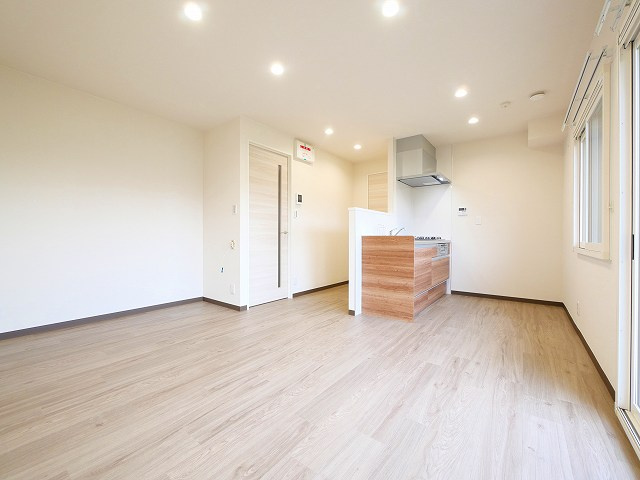 サニーコートＡ・Ｂ（四条大路）の居間・リビング