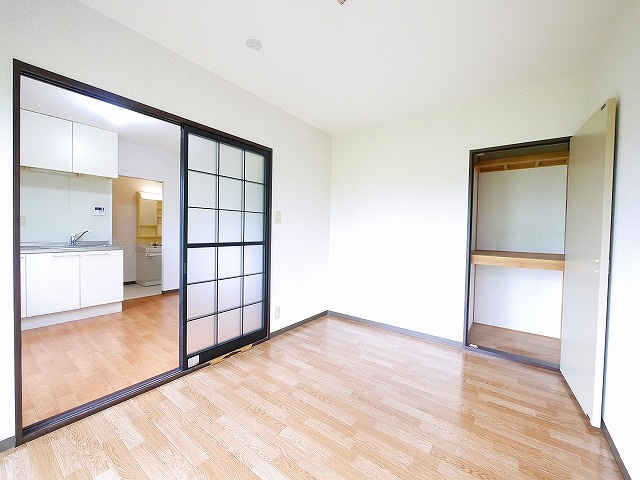 サニーコートＡ・Ｂ（四条大路）の寝室