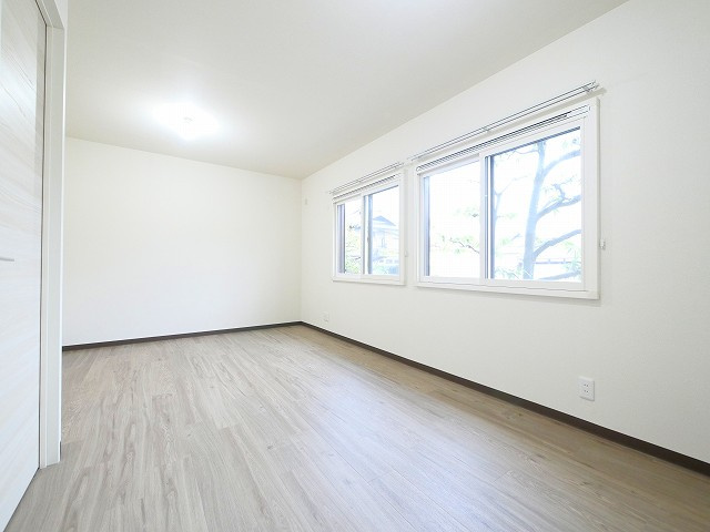 サニーコートＡ・Ｂ（四条大路）の洋室