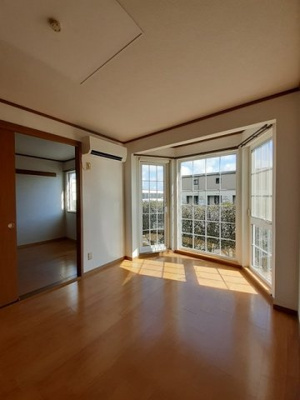 【居間・リビング】 | エレガント・ヴィラ