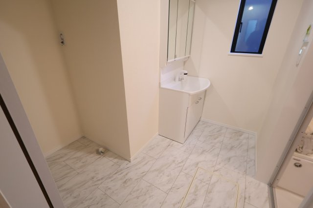 《仲介手数料無料》岩槻区大字平林寺1524新築一戸建てハートフルタウンのランドリースペース