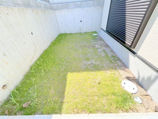 生駒市仲之町　第1期　1号棟の庭