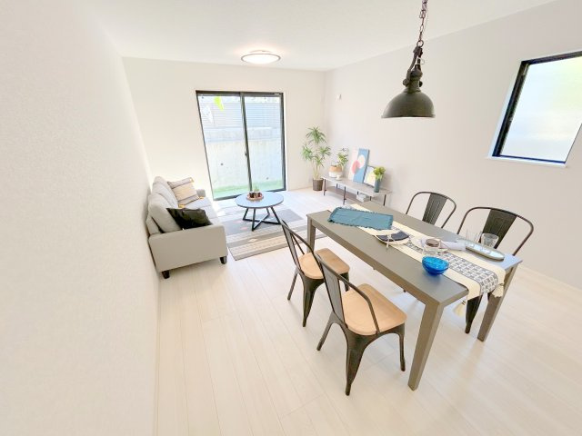 生駒市仲之町　第1期　1号棟の居間・リビング