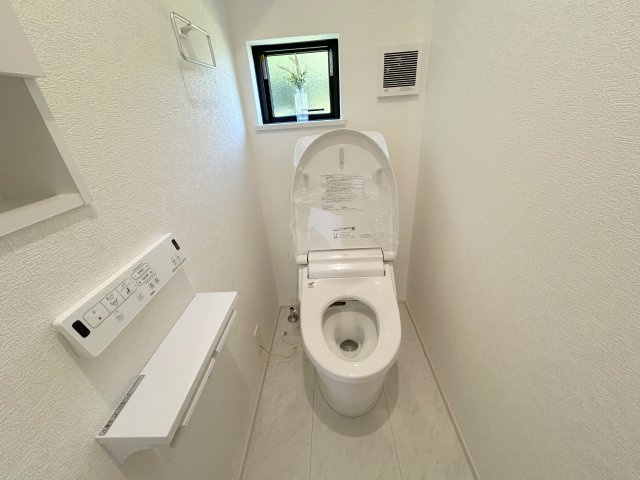 生駒市仲之町　第1期　1号棟のトイレ