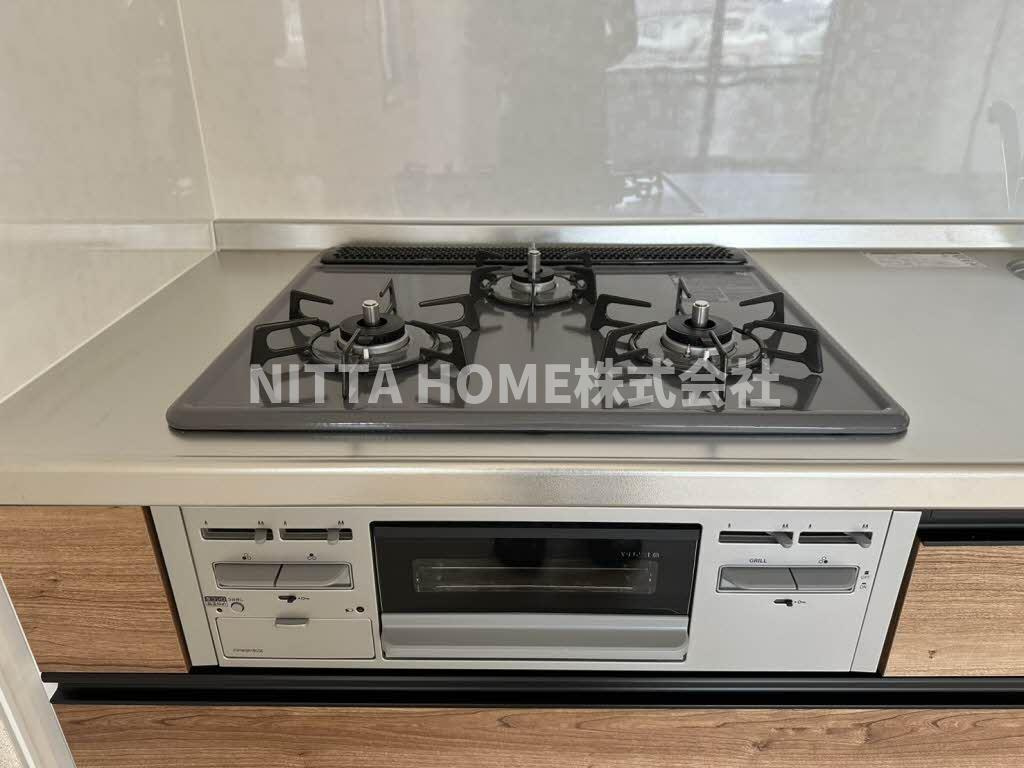 スュッドコリーヌＡ・Ｂの内装|３口ガスコンロ＆グリル付き♪