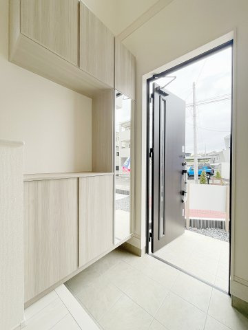 新築戸建・建売　郡山市台新二丁目　耐震＋制震　大成小・郡山一中の玄関