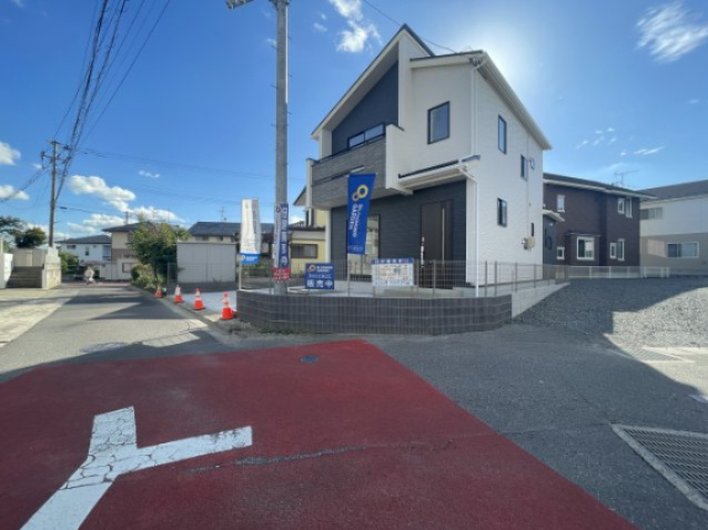 新築戸建・建売　郡山市台新二丁目　耐震＋制震　大成小・郡山一中の前面道路含む現地写真|前面道路　東側幅員：約4.7ｍ～5.6ｍ