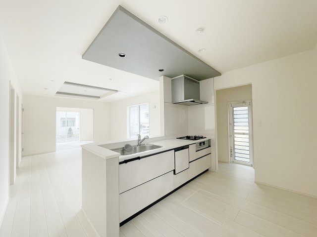 新築戸建・建売　郡山市台新二丁目　耐震＋制震　大成小・郡山一中のキッチン|嬉しい食器洗浄乾燥機付き！家事時短が計れて自分時間を確保！