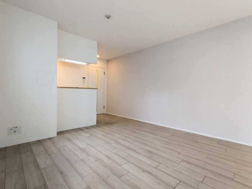 エルファーロ三軒茶屋Ⅱ　駅近　築浅　ペット相談の居間・リビング