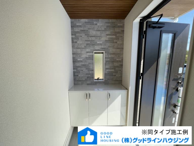 小野市神明町第４期3号棟の玄関