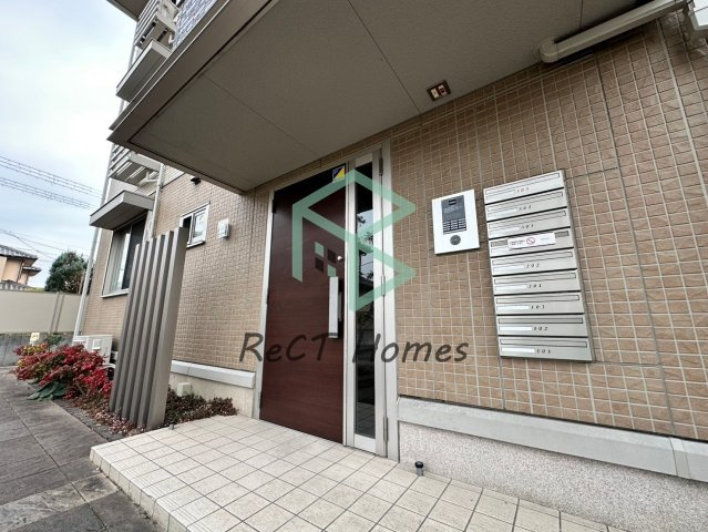 サンホーム富士のエントランス