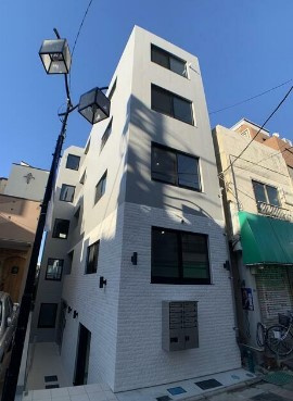 【外観】 | ブライトール | 鉄筋コンクリート造のがっちりとした建物。