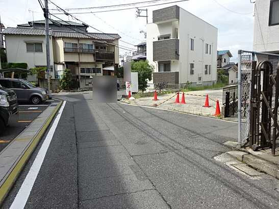 【前面道路含む現地写真】