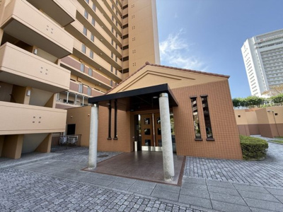  | ファミールハイツ泉大津セントハーバーシティ一番館 | 共用部エントランス外側アップです。