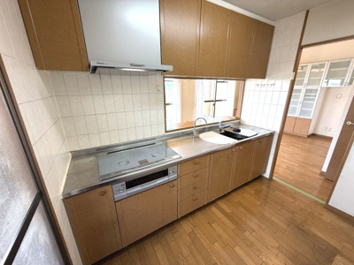 【キッチン】 | ファミールハイツ泉大津セントハーバーシティ一番館 | キッチンからリビングも見渡せます！