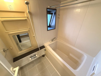 【浴室】 | ファミールハイツ泉大津セントハーバーシティ一番館 | 浴室です。窓がございます！