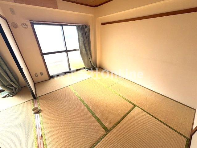 エメラルドマンションの寝室