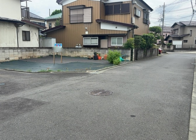 【外観】 | 土地購入を検討されている場合、境界杭がない状態で購入してしまうと境界確定測量をする必要があり、費用がかかります。購入の前に、売主、隣土地所有者立ち合いのもと境界を確定し境界杭を設置するのがベストです。