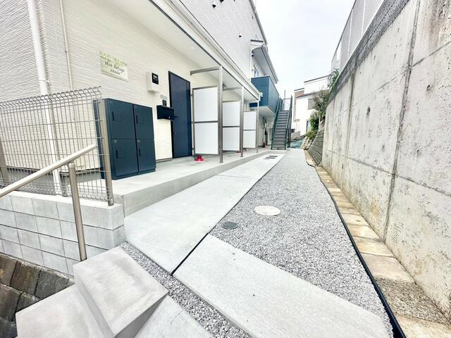 木もれ陽の丘MonRefuge青葉台のエントランス