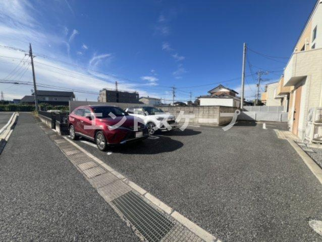 カルミアの駐車場|高崎、前橋のお部屋探しはエンドスケープまで！お客様の理想お聞かせ下さい♪