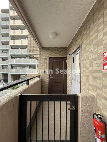 【玄関】 | 内覧の際には新生活をイメージしながら隅々までご覧くださいね♪