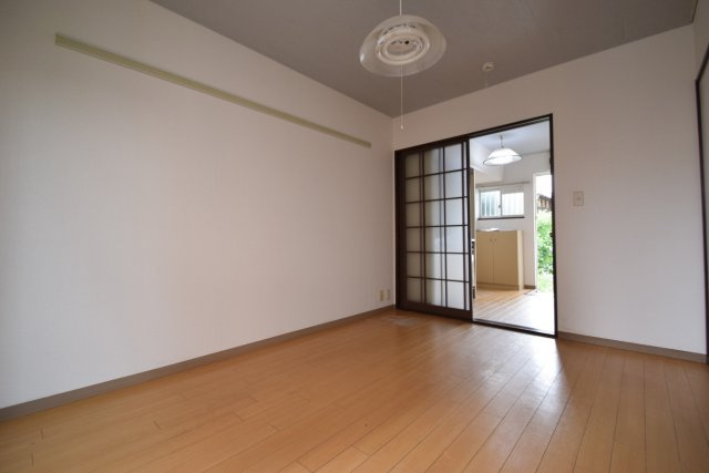 プリムラの寝室|綺麗な室内です
