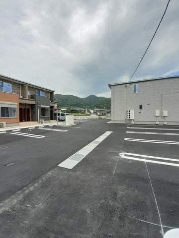 グレイス光の駐車場