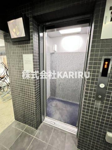 レクシア京橋のエントランス