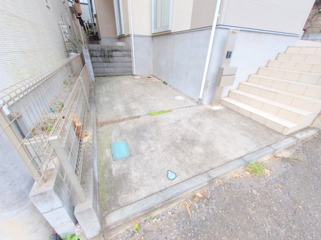 富士見市大字水子の中古一戸建の駐車場