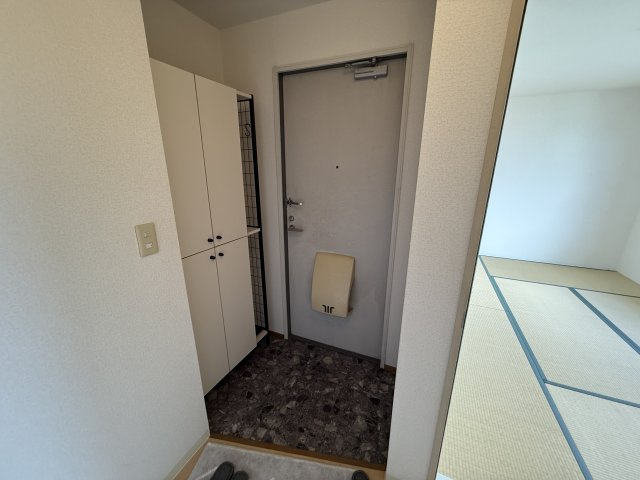 ル・サムディの玄関