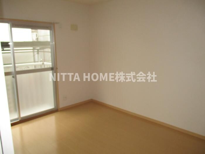 グリーンパーク土師の内装|６帖の洋室(*^-^*)