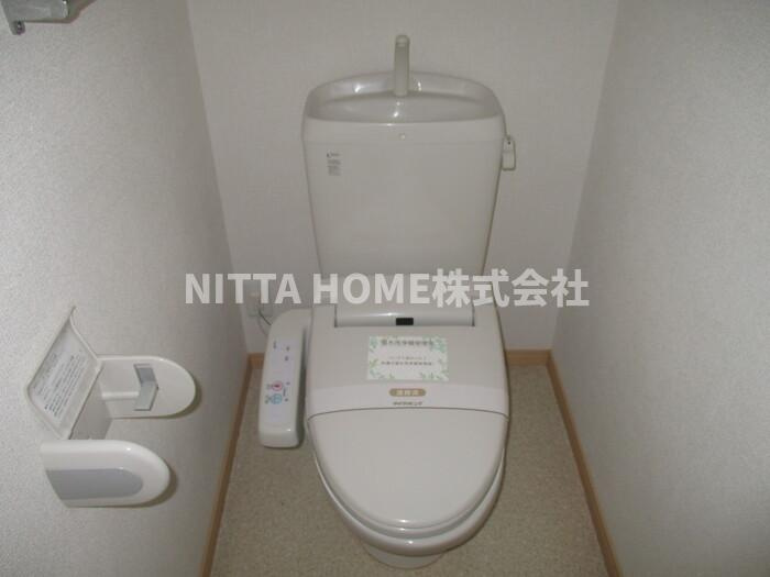 グリーンパーク土師のトイレ|温水洗浄暖房便座のトイレです＊