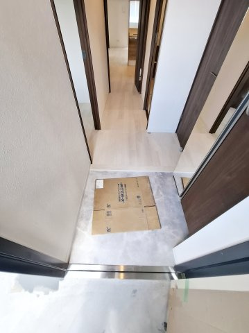 GROOVE上甲子園レジデンスの玄関